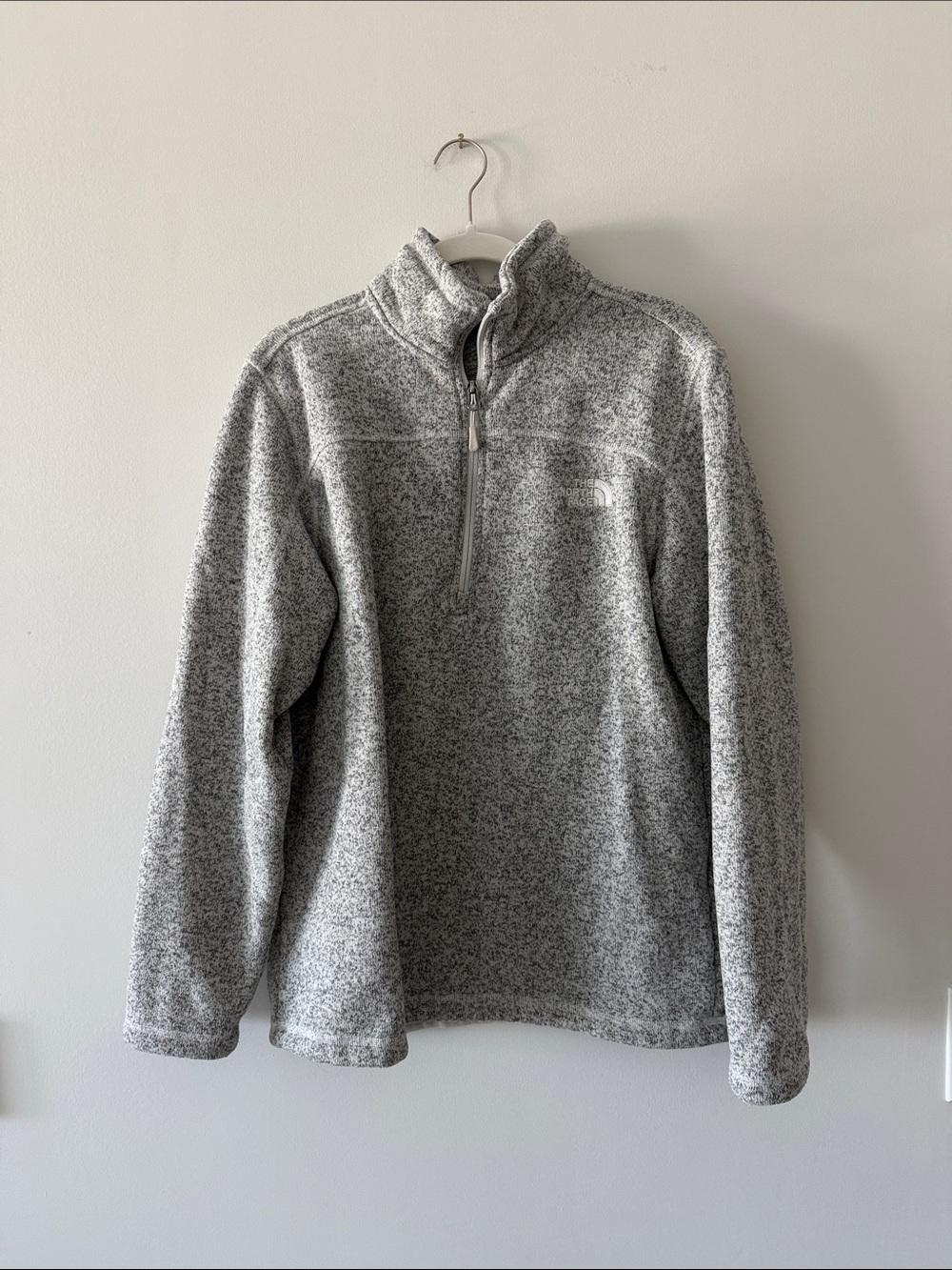The North Face Men's Light Gray Heather Quarter-Zip Fleece